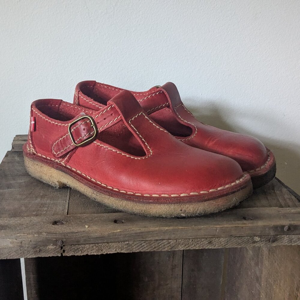 Duckfeet Lolland in Granate Red New Size 8 US 39 EU Womens